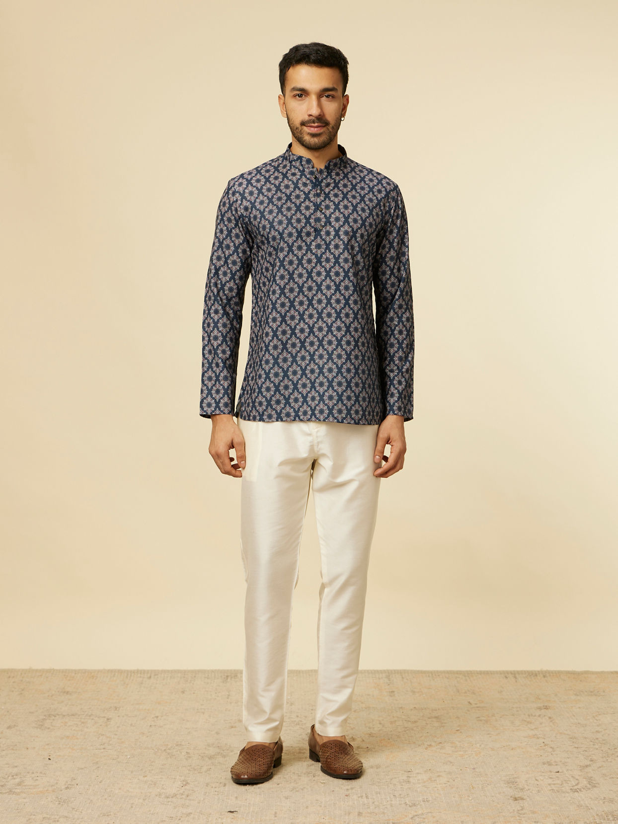 alt message - Manyavar Men Dark Blue Jaal and Medallion Short Kurta image number 2